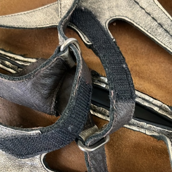 Naot size 41 sparkly bronze Sandals Velcro Ankle /toe Straps & Wedge sole - Picture 14 of 16